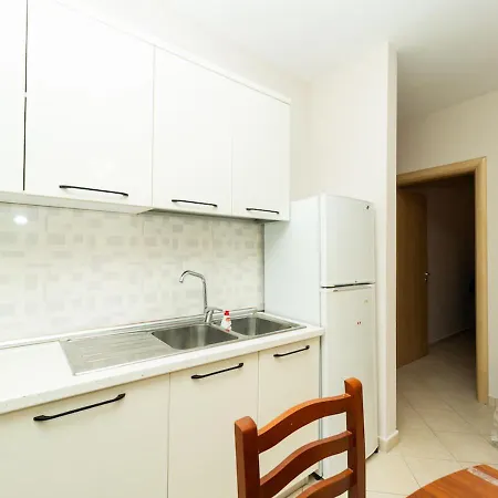 Albanian Roots -2br, Family Friendly Durrës