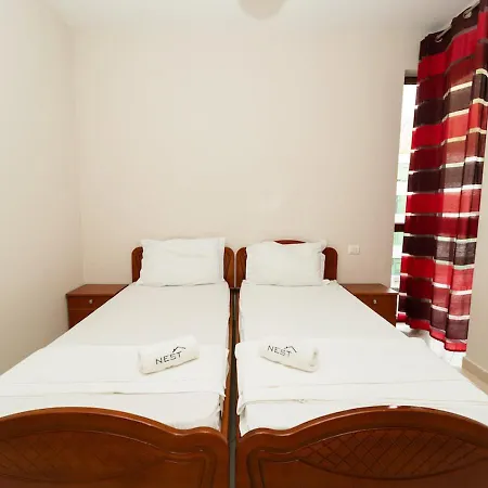 Albanian Roots -2br, Family Friendly Apartmán