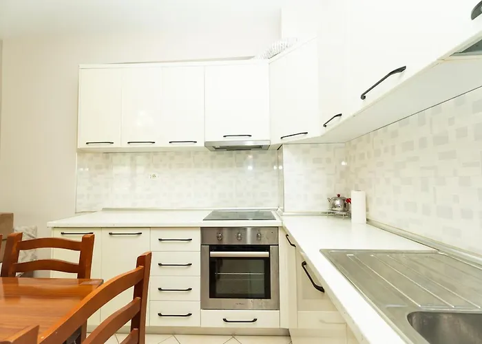Albanian Roots -2br, Family Friendly Apartman Durrës