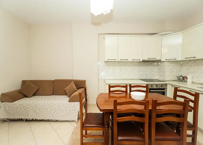 Albanian Roots -2br, Family Friendly * Durrës