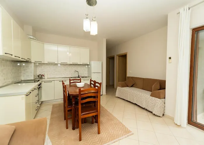 Albanian Roots -2br, Family Friendly