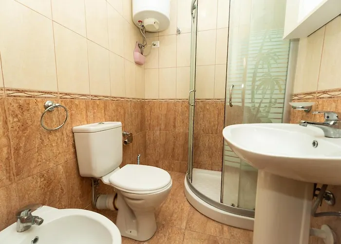 Albanian Roots -2br, Family Friendly Apartman Durrës