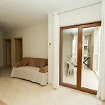 Albanian Roots -2br, Family Friendly