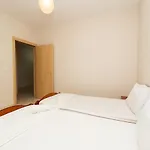 Apartmán Albanian Roots -2br, Family Friendly *