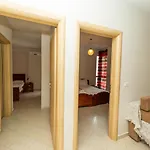 Albanian Roots -2br, Family Friendly Apartmán Durrës