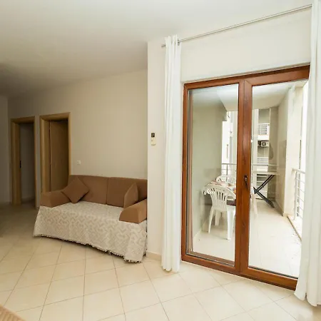 Albanian Roots -2br, Family Friendly