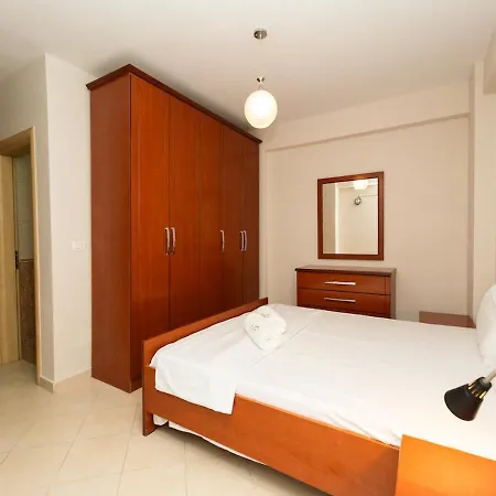 Апартаменты Albanian Roots -2br, Family Friendly *