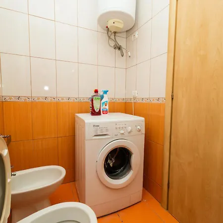Апартаменты Albanian Roots -2br, Family Friendly Дуррес