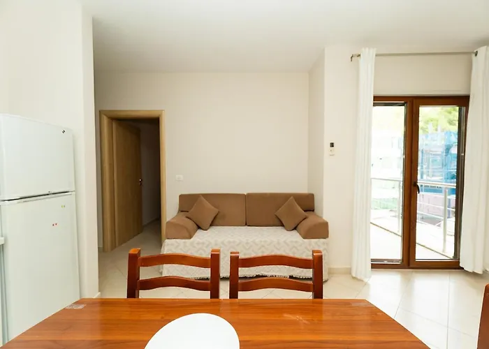 Albanian Roots -2br, Family Friendly * Durrës