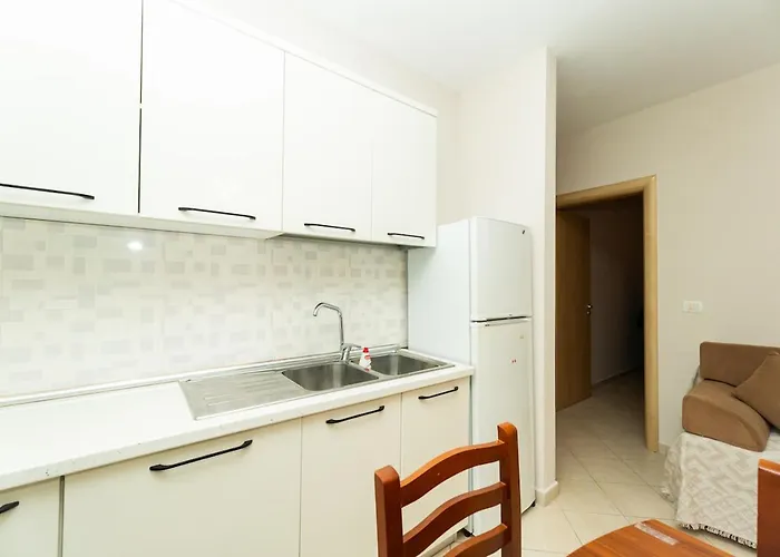 Albanian Roots -2br, Family Friendly Durrës