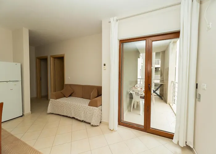 Albanian Roots -2br, Family Friendly