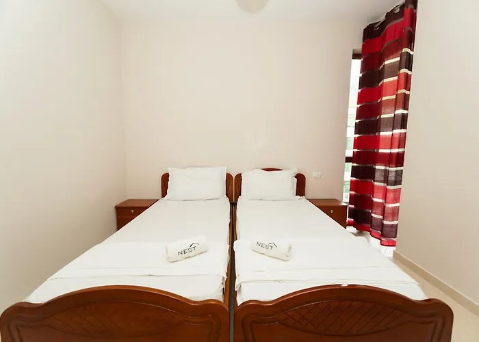Albanian Roots -2br, Family Friendly Lejlighed