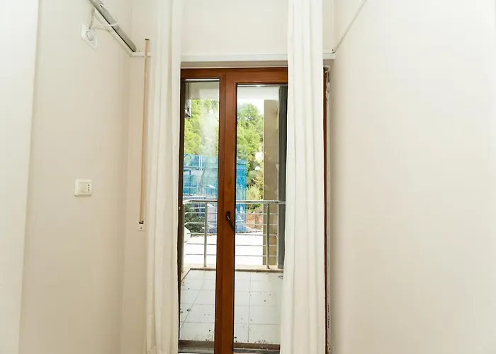 Albanian Roots -2br, Family Friendly Lejlighed *